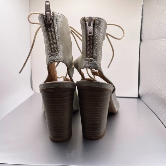 BP silver Stacked Heel Lace Ups! Size 6 - Picture 3 of 6